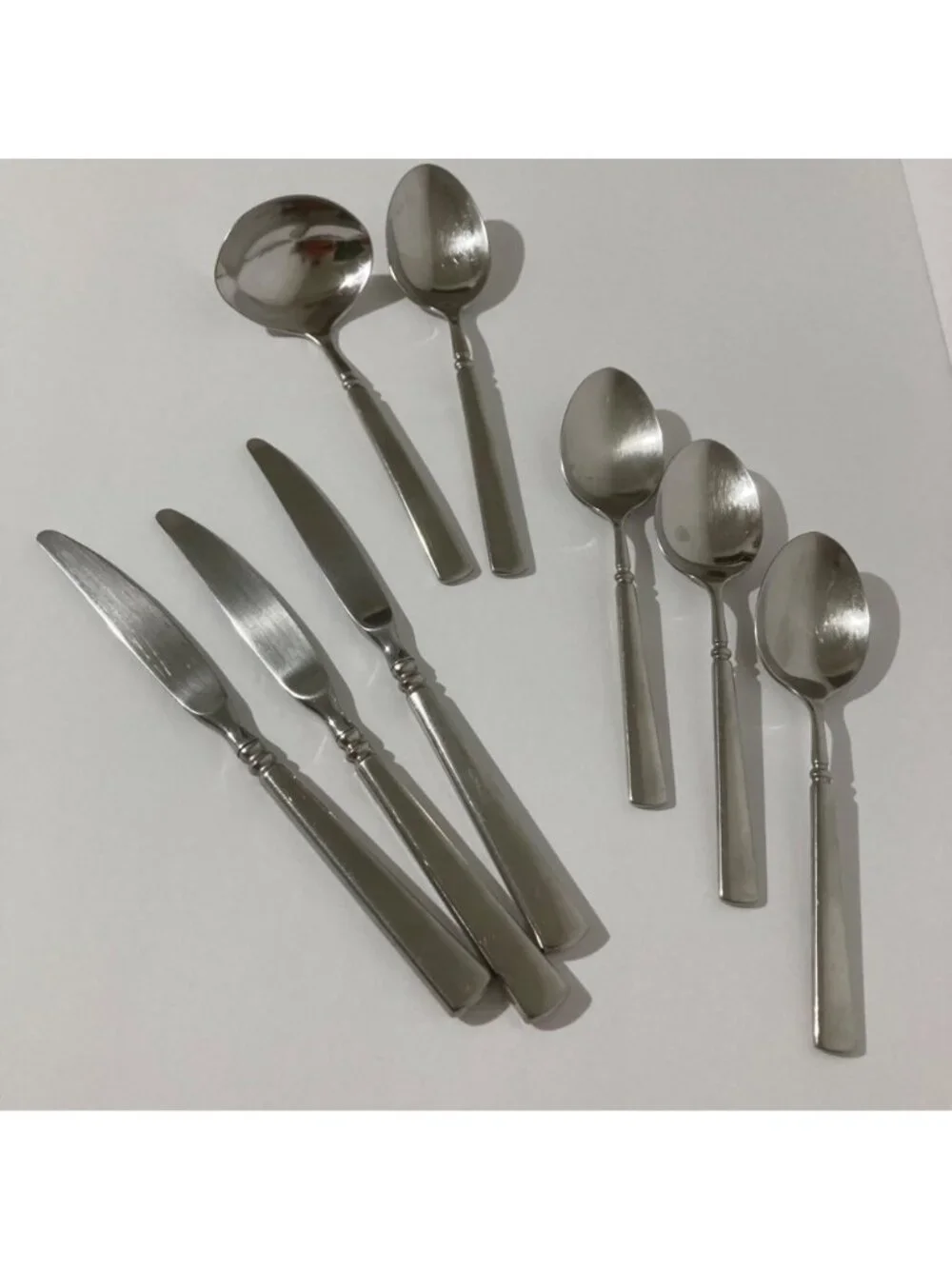 Oneida Easton Flatware Knives Spoons And Serving Utensils 8pc